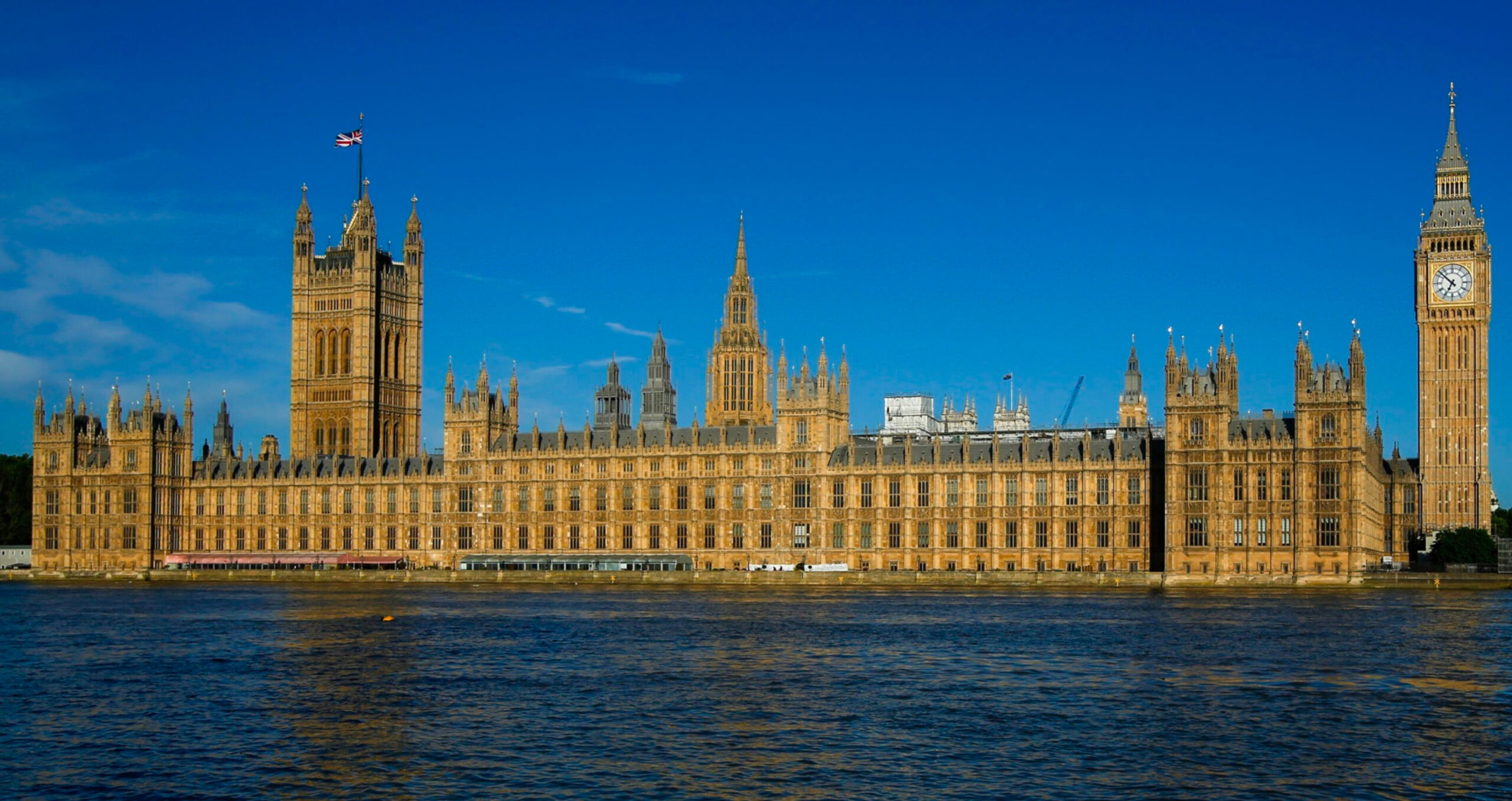 The UK Houses of Parliament in London. The IPPR has suggested the government exclude erring companies from receiving contracts and green tax incentives  (Photo: Luke MacGregor/Bloomberg) 