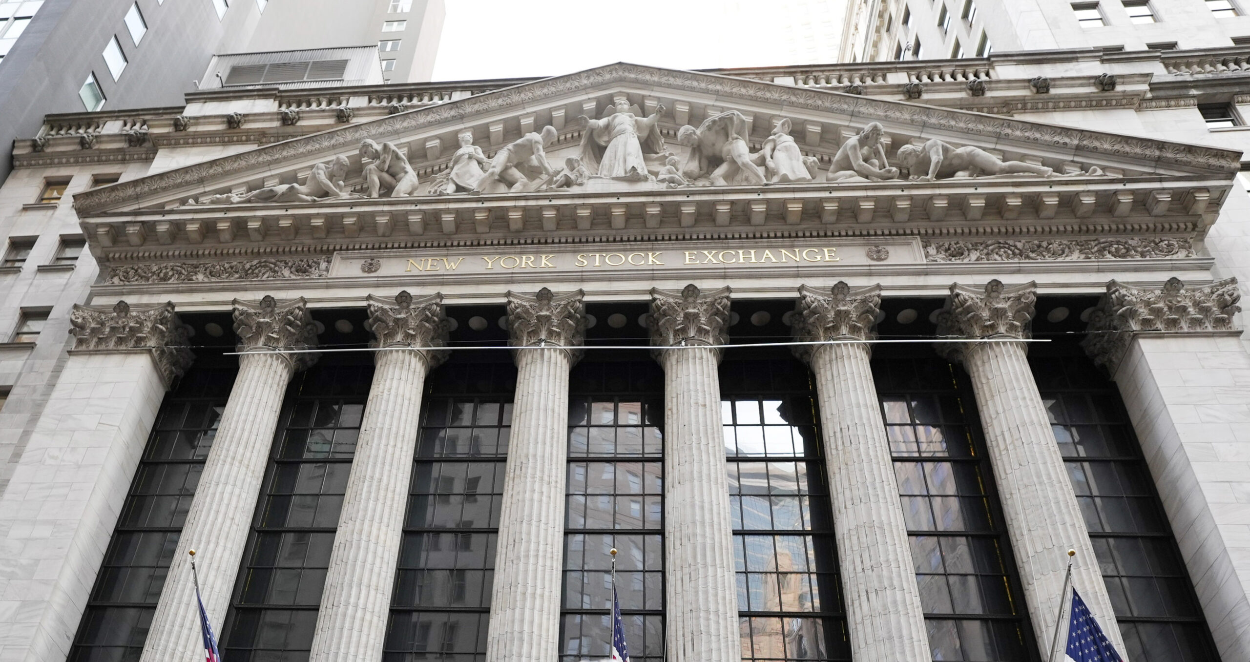 New York Stock Exchange: Research on US blue-chip companies shows share prices fell while executive pay rose across some sectors (Photo: Ilya S. Savenok/Getty Images) 