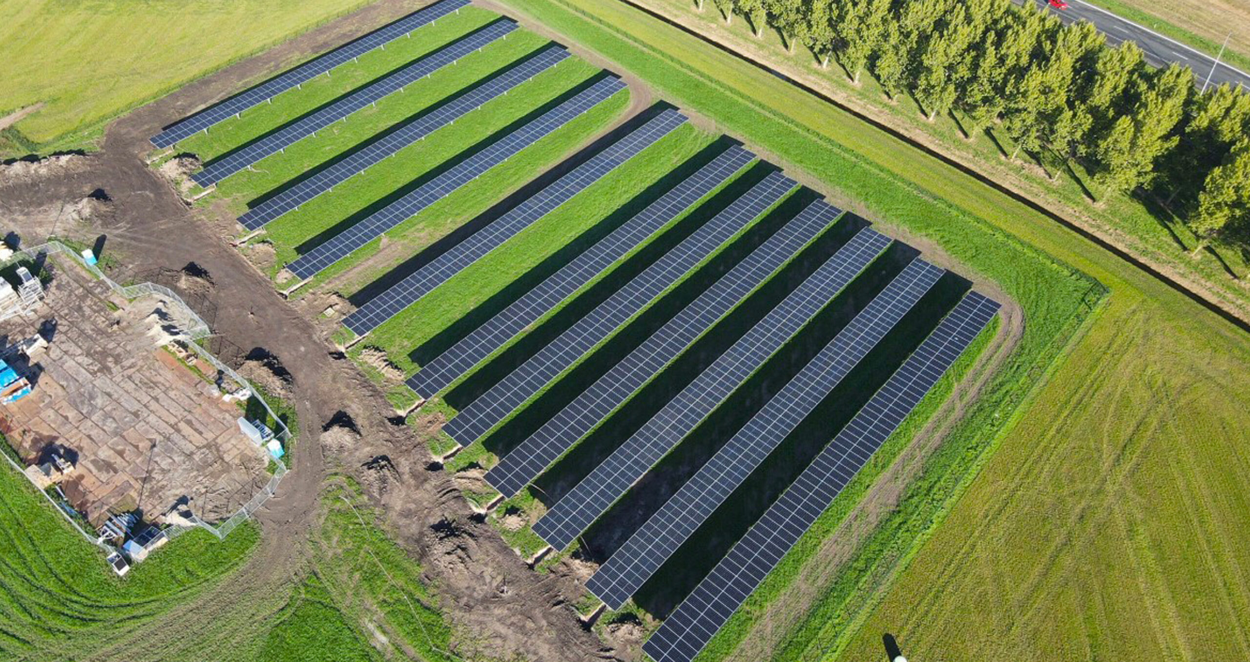 Vattenfall’s small Symbizon ‘agrivoltaic’ project in the Netherlands: the Swedish company is now investing in a large-scale commercial site in Germany (Photo: Vattenfall) 