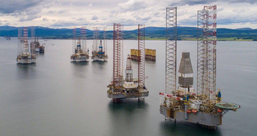 Mobile offshore oil rig platforms