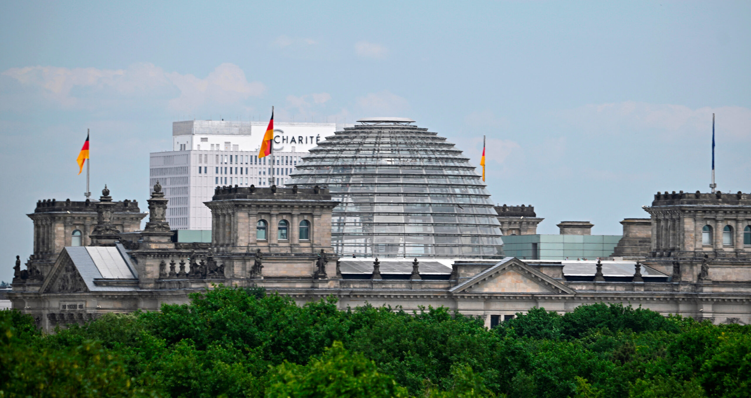 Germany’s Bundestag. At the end of 2023, a constitutional court ruling forced the government to revise its budget for 2024 and to announce spending cuts to some of its climate initiatives. (Photo: Tobias Schwarz / AFP via Getty Images) 