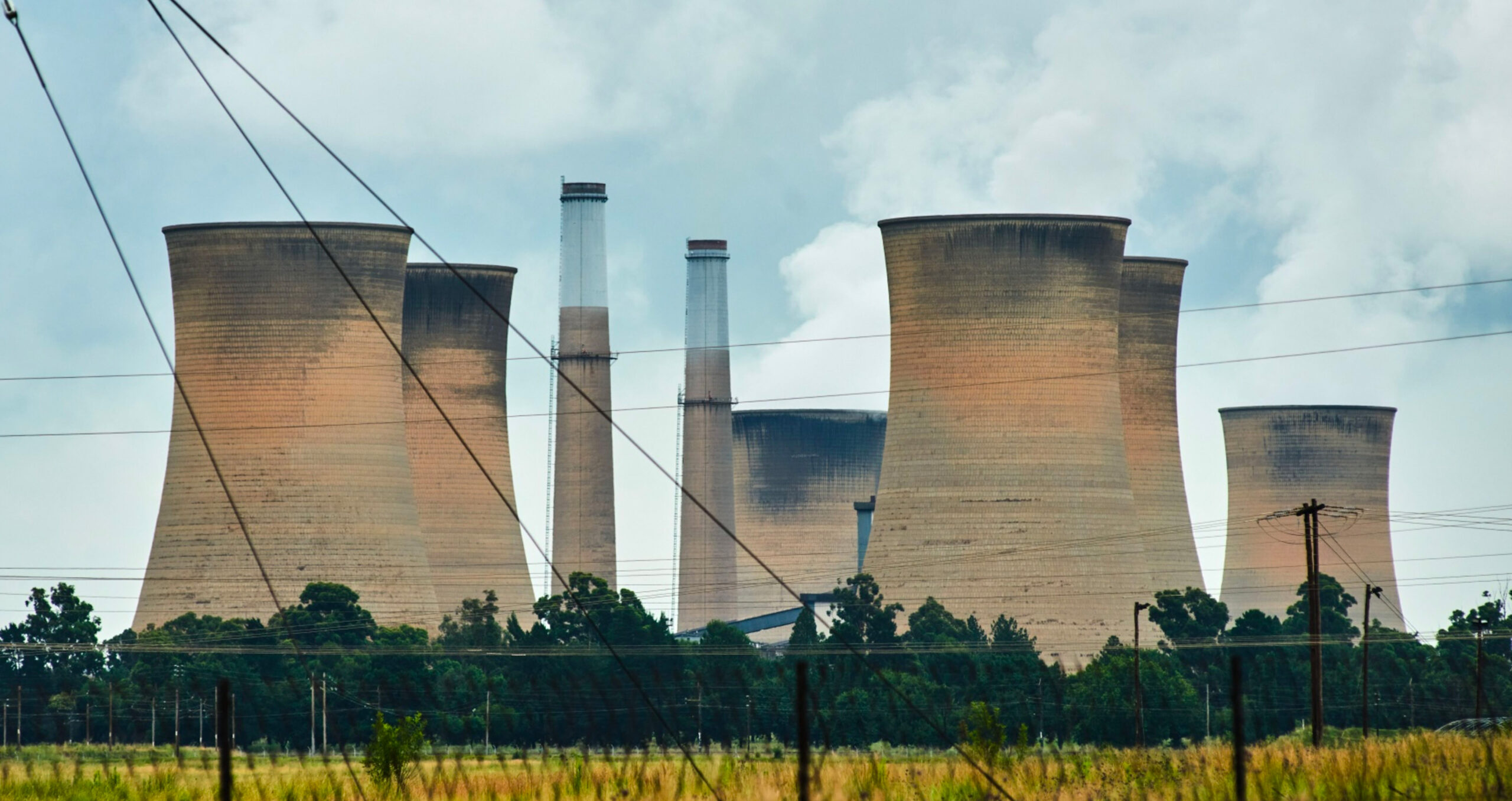 A coal-fired power station. The report suggests greenwashing by some companies that claim adherence to a transition plan but are members of lobbying groups that support fossil fuel production. (Photo: Waldo Swiegers/Bloomberg) 