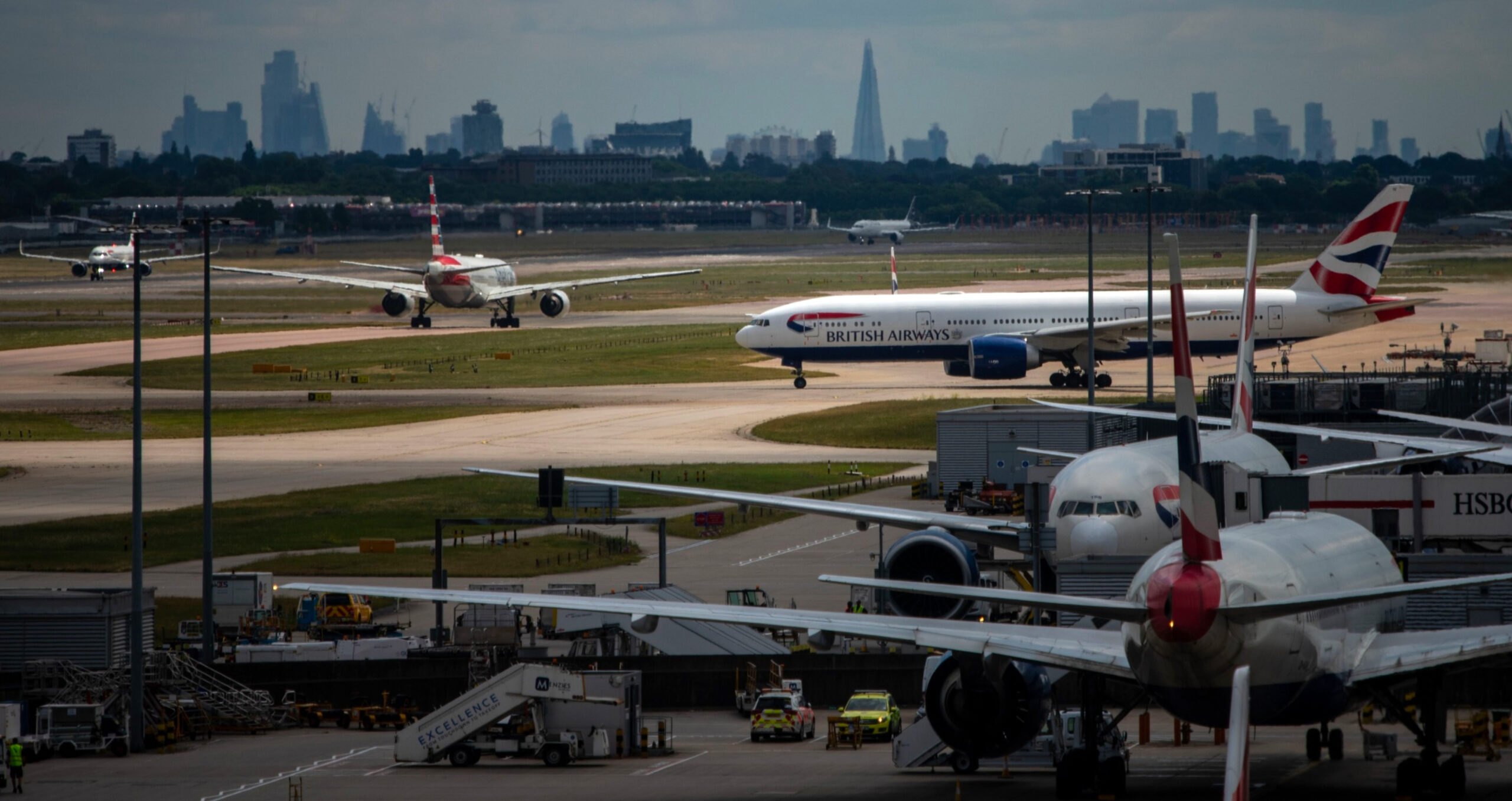 The UK government has a target of at least 10% of jet fuel to be sustainable by 2030, but some argue that SAF produces the same tailpipe emissions as fossil kerosene (Photo: Chris Ratcliffe/Bloomberg) 