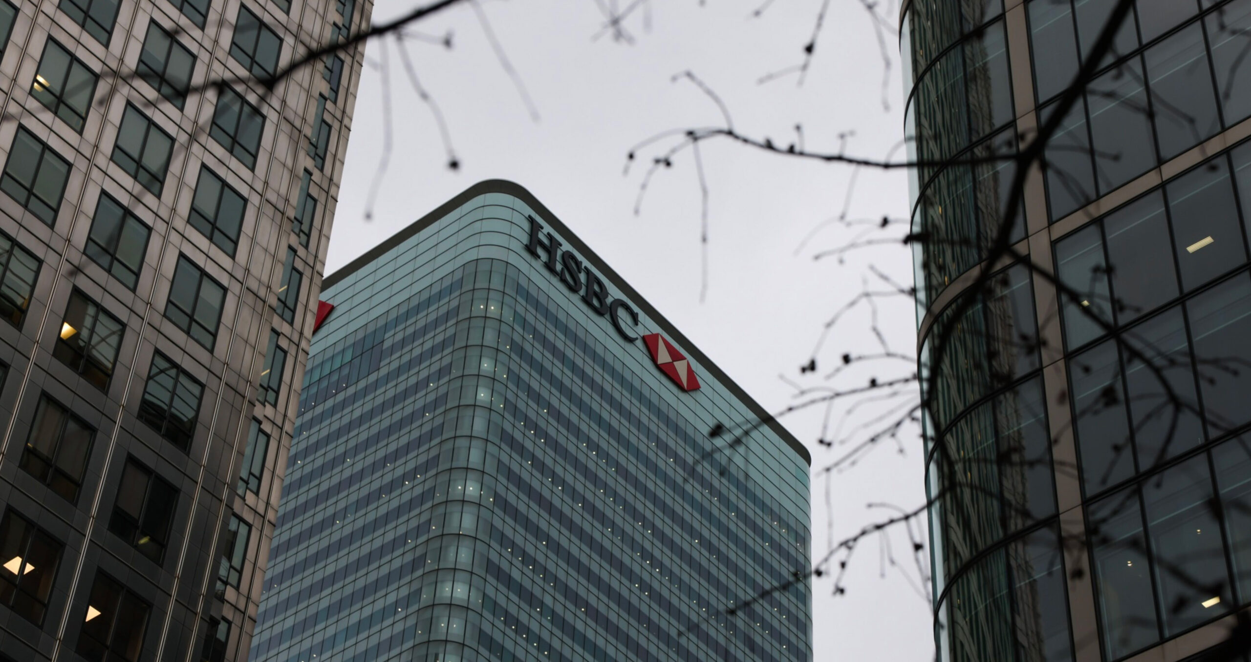 HSBC links climate to its long-term incentive plans by including carbon emissions reductions and investment targets in its top executives’ remuneration packages 
